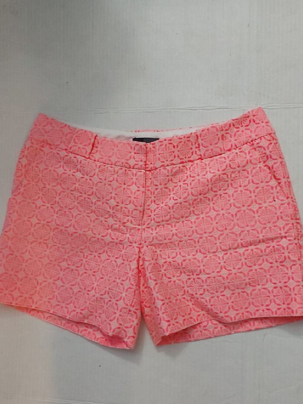 The Limited Patterned Pink/White Shorts 6 Casual Bohemian Preppy Classic Comfy